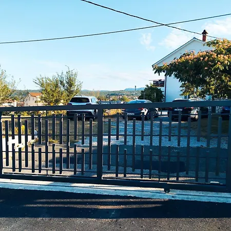 Biondi アパート *